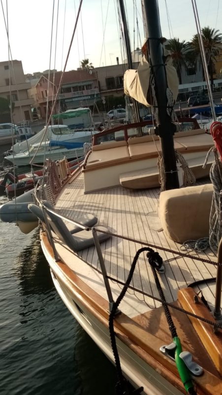 noleggio barche e gita in barca a vela a Sant'Antioco